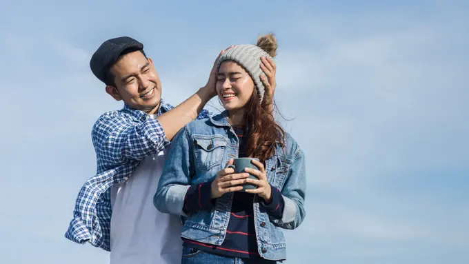 pasangan cinta bahagia romantis