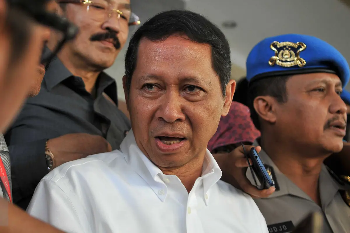 20151118- Bareskrim Cecar RJ Lino Selama 6 Jam-Jakarta- Gempur M Surya