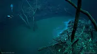Wow, penyelam ini temukan sungai di bawah permukaan laut. Foto: Brightside.me