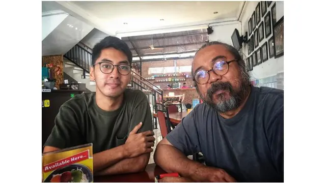 Djaduk mengunggah foto bersama putranya yang sedang berulang tahun.