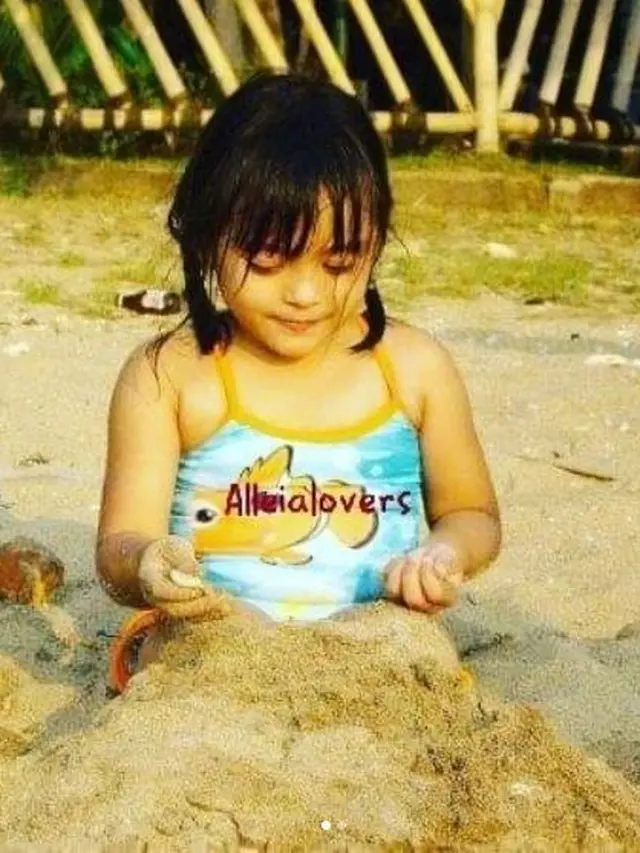 6 Foto Masa Kecil Alleia Anak Ariel Noah Ini Bikin Gemas, Ekspresif Sedari Cilik