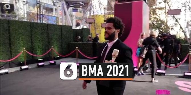 VIDEO: The Weeknd Sabet 10 Piala di Billboard Music Awards 2021