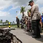 Penjabat Bupati Lumajang Indah Wahyuni meninjau sejumlah infrastuktur yang rusak akibat banjir lahar dingin Gunung Semeru (Istimewa)