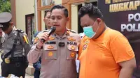 Pelaku penipuan tiket konser coldplay ditangkap di Tangerang. (Liputan6.com/Pramita Tristiawati)