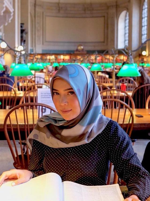 [Bintang] Fitri Tropica