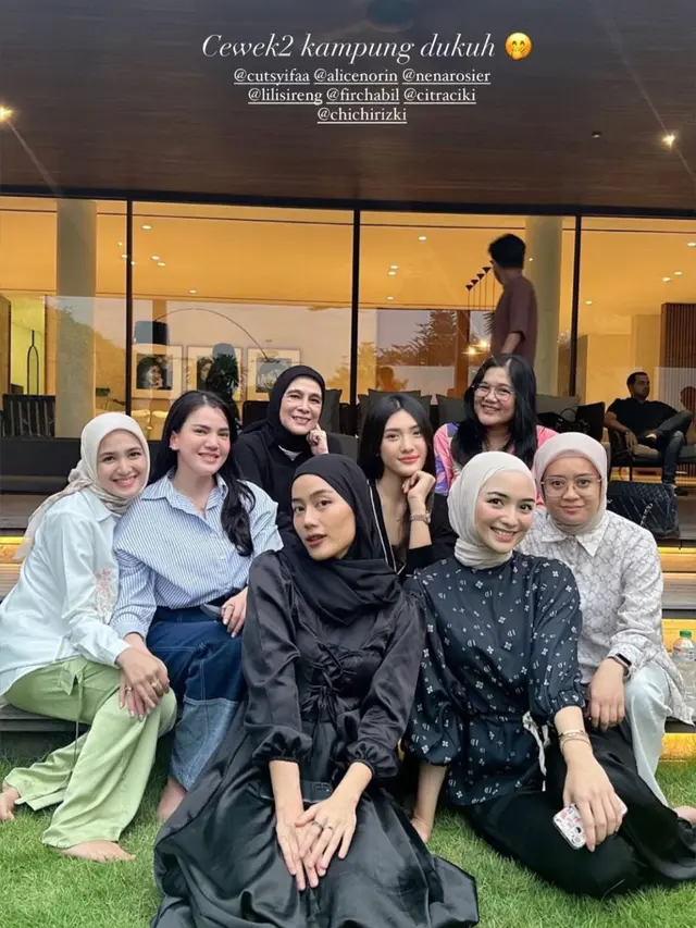 Tetap Kompak, Ini 7 Momen Seru Reunian Pemain Sinetron Tukang Bubur Naik Haji