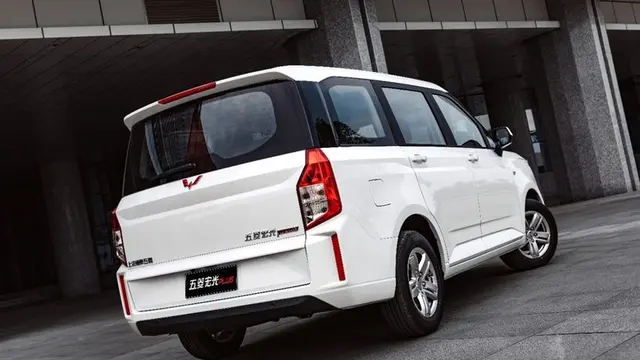 Wuling Hongguang Plus