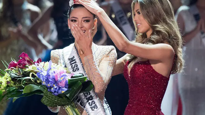 [Bintang] Miss Universe 2017 Demi-Leigh Nel-Peters dari Afrika Selatan