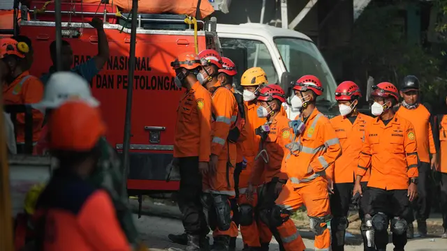 Tim SAR Gabungan Terus Cari Korban Hilang Reruntuhan Bangunan Ponpes Al Khoziny Sidoarjo