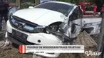 Minibus terpental sejauh 10 meter dihantam kereta api di perlintasan tanpa palang pintu di Desa Sumbermulyo, Jombang, pada Jumat siang. Kecelakaan terjadi karena sopir tidak menghiraukan teriakan penjaga palang pintu perlintasan.