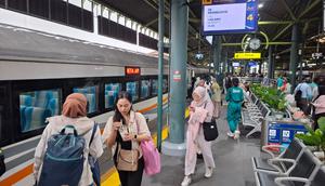 KAI menyebutkan masih tersedia 369.599 tempat duduk yang dapat dimanfaatkan masyarakat saat periode libur Natal 2025 dan Tahun Baru 2026 (Nataru). (Foto: KAI)