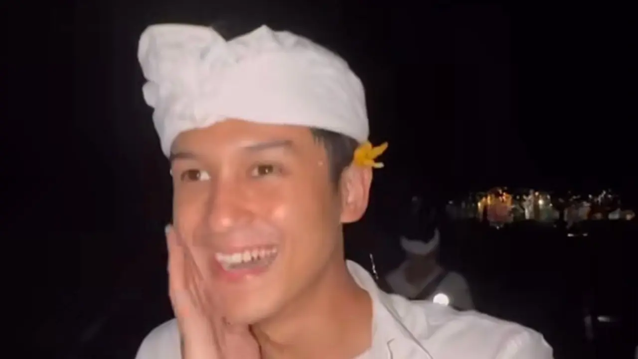 Potret Antonio Blanco Jr usai dicium ibu-ibu di Bali  (Sumber: Instagram/antonioblancojr)