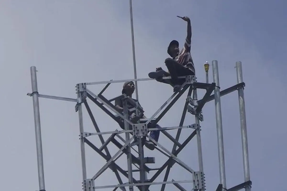 Panjat Tower Demi Konten