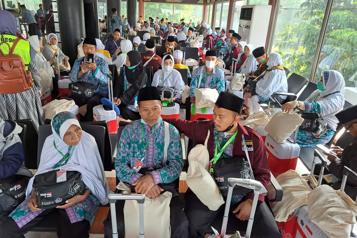 Jemaah Haji Lansia Beribadah ke Tanah Suci Makkah
