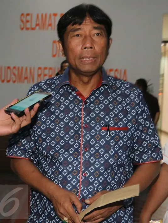 Haji Lulung usai diperiksa Bareskrim di Ombudsman, Jakarta, Rabu (12/4). Lulung mengaku tidak terlibat pembahasan proyek pengerjaan revitalisasi gedung Teater Kesenian Jakarta. (Liputan6.com/Helmi Afandi) 