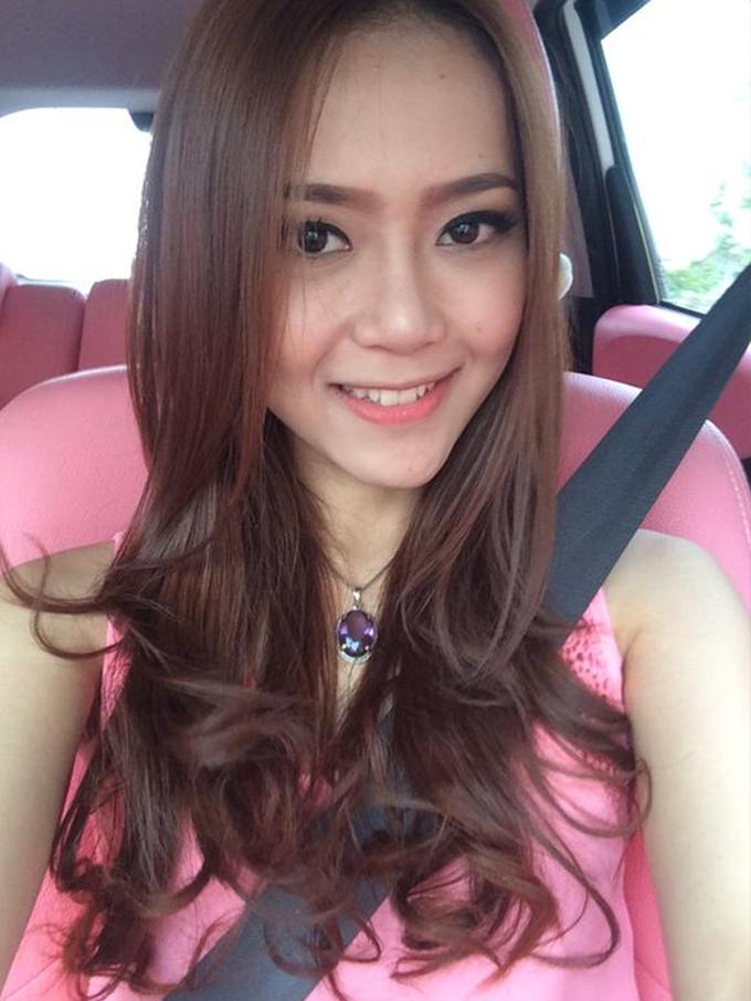 Rere Regina Bakal Laporkan Charly Van Houtten ke MUI ...