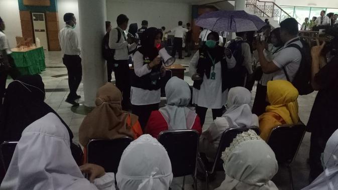 Sebanyak 1.108 petugas haji menggelar simulasi pelaksanaan penyelenggaraan ibadah haji di Asrama Haji Pondok Gede Jakarta. Dok MCh