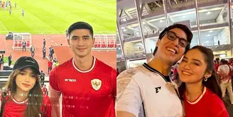Maudy Effrosina memilih jersey Timnas warna putih, sementara Fadly Faisal tampil dengan jersey lengan panjang merah yang ia padukan dengan celana jeans. Kombinasi simpel namun tetap stylish ini menambah daya tarik keduanya di tengah euforia pertandingan.