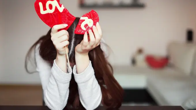 [Bintang] 3 Zodiak yang Kalau Putus Cinta Langsung Merenung