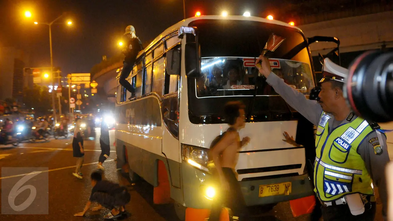 20150717-Sanksi Tegas Polisi Terhadap Pelanggar Hukum-Jakarta