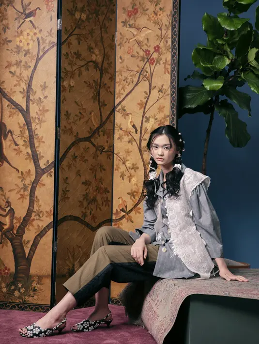 Setiap pakaian dalam koleksi ini mudah dipadu padan, seperti ciri khas TOTON. Detail rumit dan siluet yang mudah menjadikan koleksi ini sangat cocok untuk merayakan bulan suci Ramadan dan Hari Raya Idul Fitri. Foto: Document/Masari.