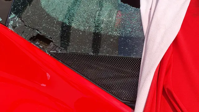 Penampakan Mobil Ferrari Merah Usai Terlibat Kecelakaan di Senayan, Jakpus.