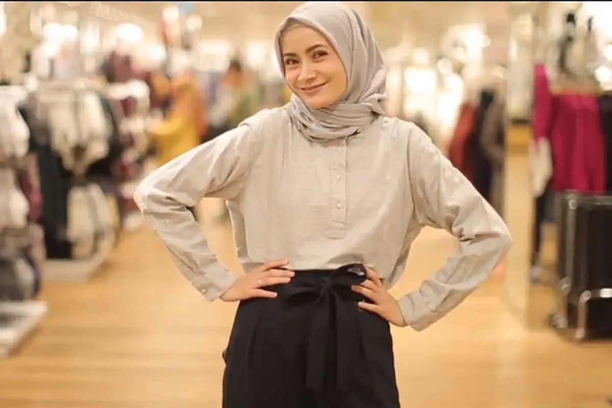 Padu padan fashion ala Dhatu Rembulan