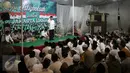 Ketua Umum PBNU KH. Said Aqil Siradj memberikan ceramah saat Istighotsah untuk Jakarta Damai di PBNU, Jakarta, Jumat (7/4). Istighotsah digelar untuk mendoakan Jakarta Damai jelang Pilkada DKI Jakarta Putaran Kedua. (Liputan6.com/Faizal Fanani)