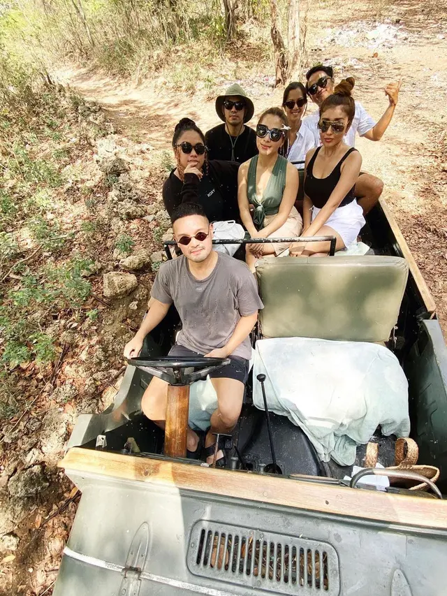 Siapkan Pesta Pernikahan, Ini 7 Potret Liburan Nikita Willy di Sumba