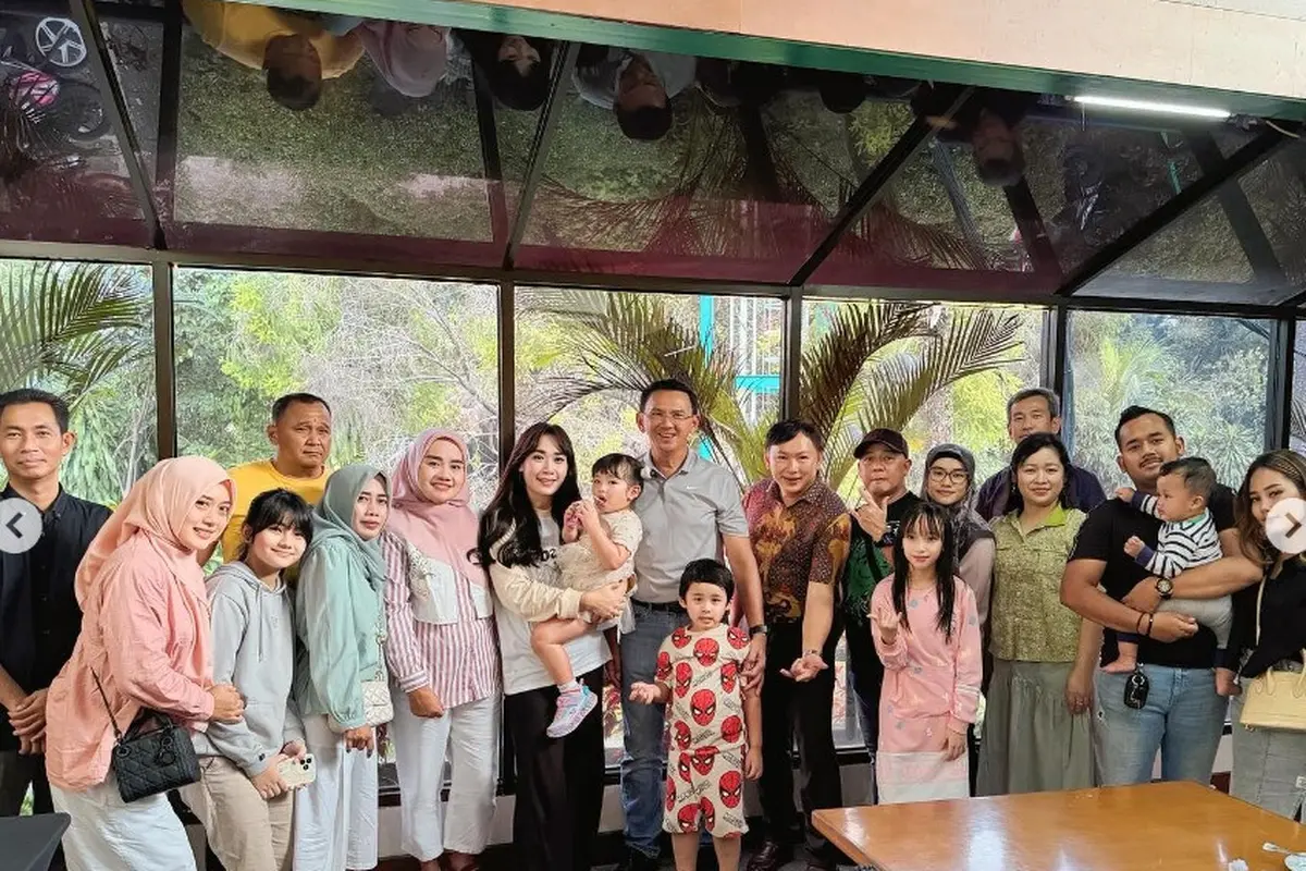 Potret keluarga besar ahok dan puput pada perayaan ulang tahun Yosafat Abimanyu Purnama (Sumber: Instagram/btpnd)