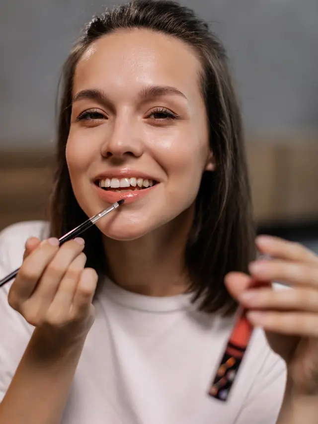 2 Produk Riasan Bibir