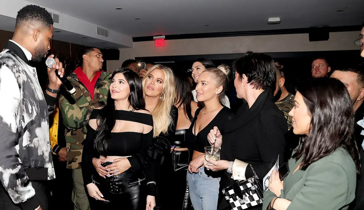 Usai berbulan-bulan spekulasi mengenai sikap keluarga Kardashian usai perselingkuhan Thompson, kini kamu akan mendapatkan jawaban. (veganeverydays)