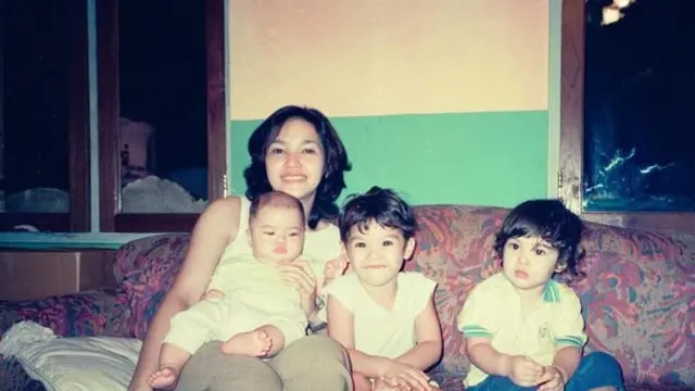 Potret Maia Estianty bersama Al, El, dan Dul (Sumber: Instagram/maiaestiantyreal)