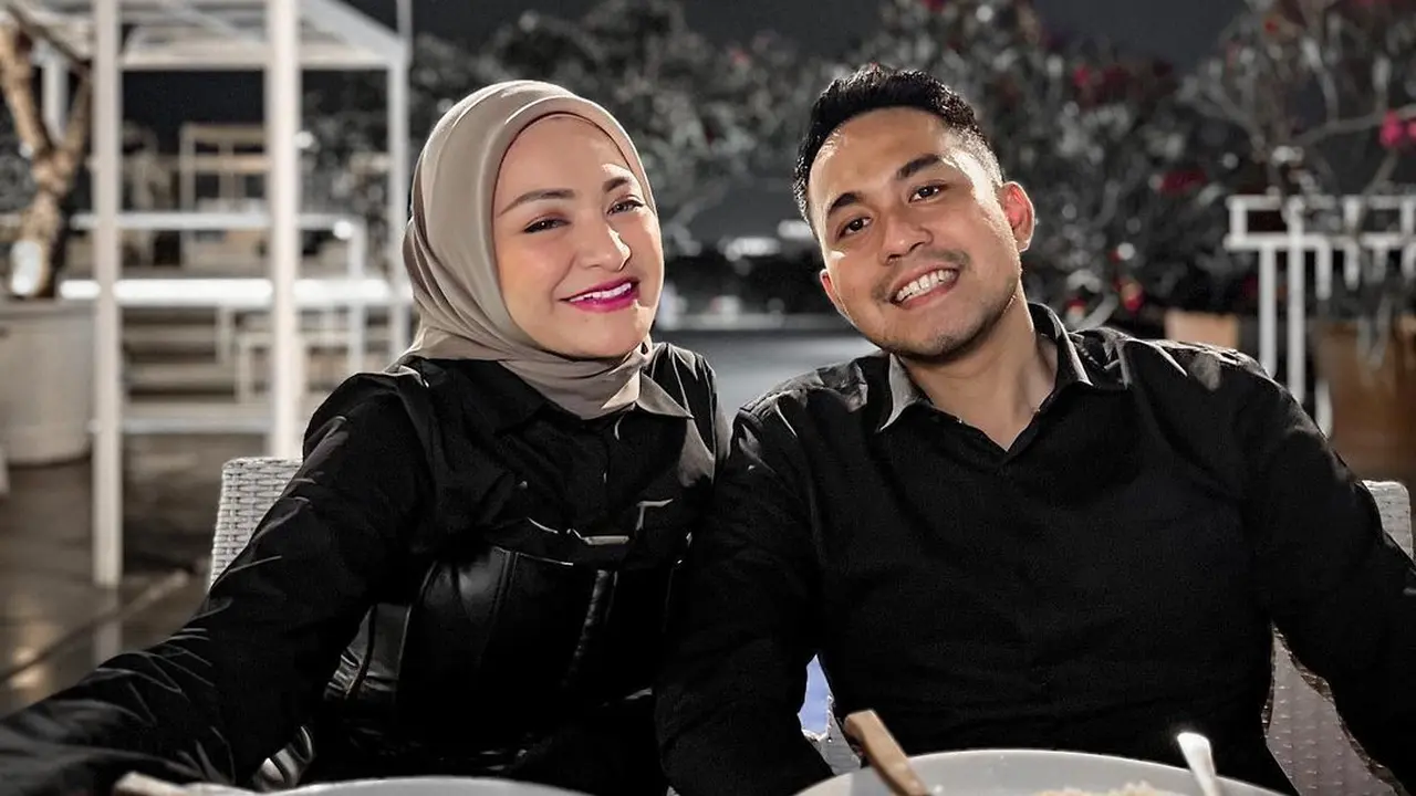 Nathalie Holscher unggah foto dinner romantis dengan sang kekasih