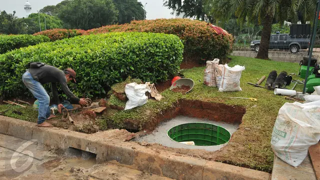 20160722-Cegah Banjir di Sekitar Istana, Sumur Resapan Dibuat di Monas-Jakarta