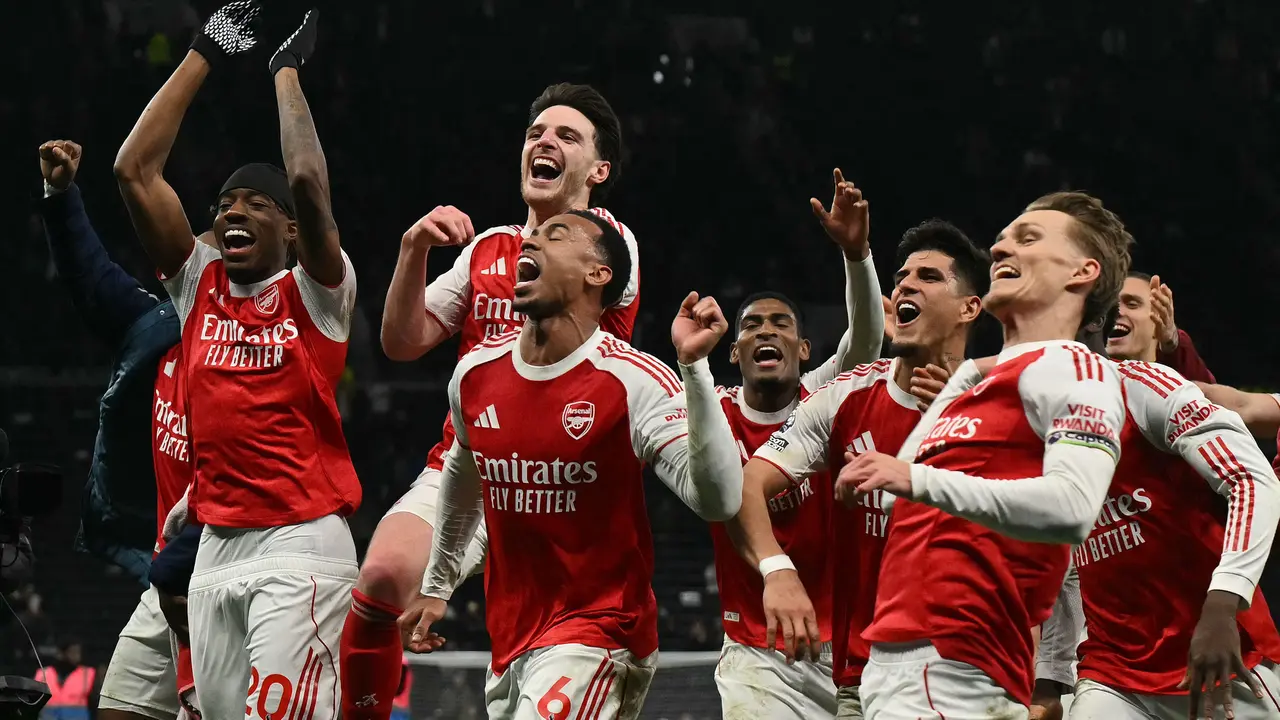 Foto: Hajar Tottenham Hotspur, Arsenal Jaga Jarak di Puncak Klasemen Liga Inggris 2025/2026