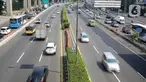 Sejumlah kendaraan melintas di Tol Dalam Kota, Jakarta, Kamis (29/7/2021). Jasa Marga menyebut volume lalu lintas kendaraan di tol turun sebesar 40,97 persen selama masa Pemberlakuan Pembatasan Kegiatan Masyarakat (PPKM) Darurat Jawa-Bali pada 3-20 Juli 2021. (Liputan6.com/Faizal Fanani)