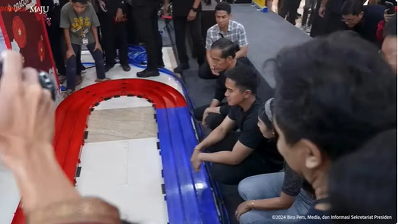 Jokowi dan Kaesang Main Tamiya