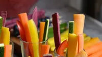 [Bintang] Sayuran Pelangi Saus Keju, Cara Baru Nikmati Sayuran Bagi Vegan