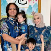 Tampilan Menggemaskan Anak Artis Kenakan Baju Tradisional China saat Imlek 2025. [@cutratumeyriska]