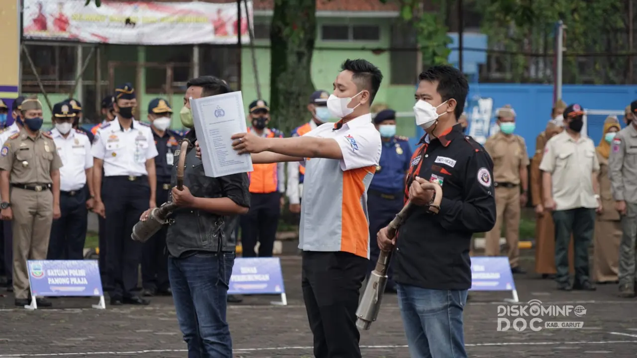 Beberapa perwakilan anggota kelompok motor di Garut, Jawa Barat mendeklarasikan Garut bebas knalpot bising.