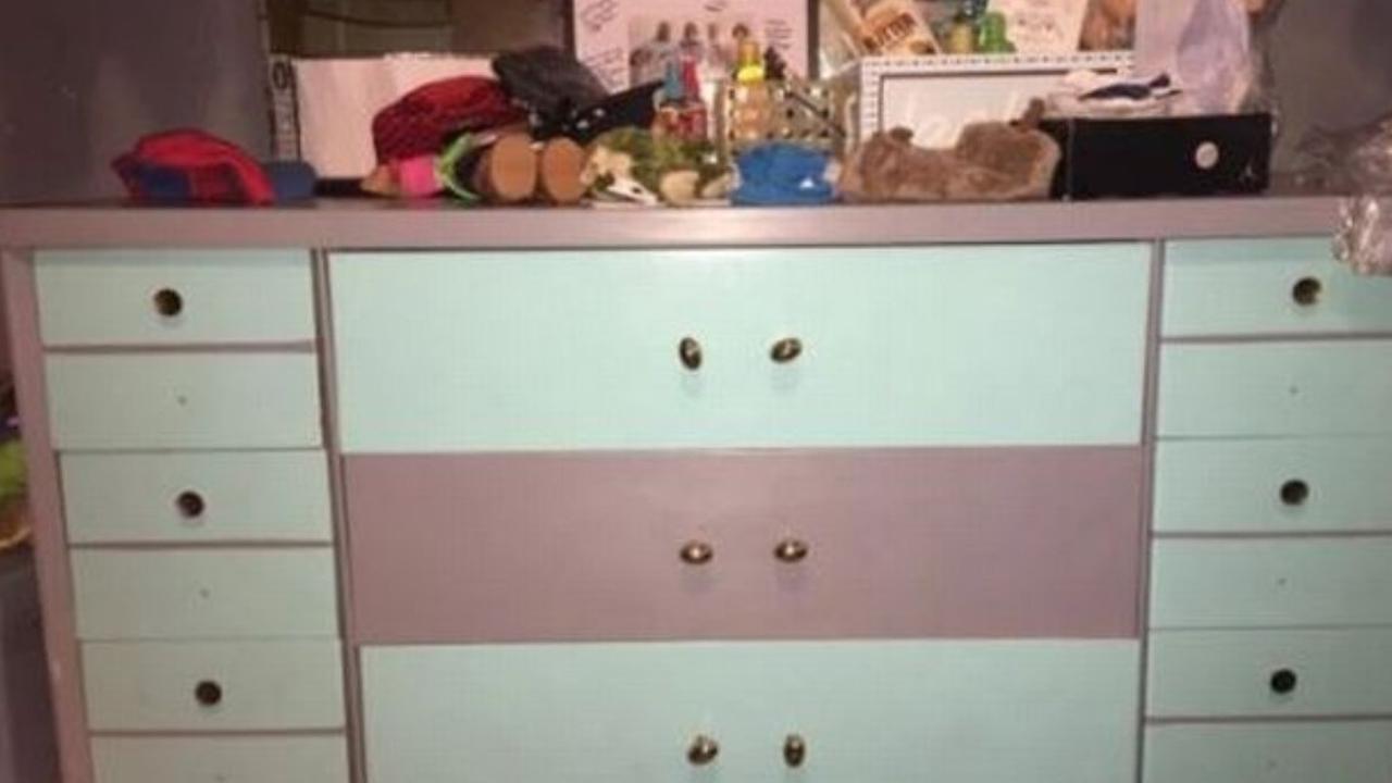 Viral Ilusi Optik Bikin Warganet Bingung, Warna Lemari Ini Biru dan Abu-Abu atau Putih dan Merah Muda?