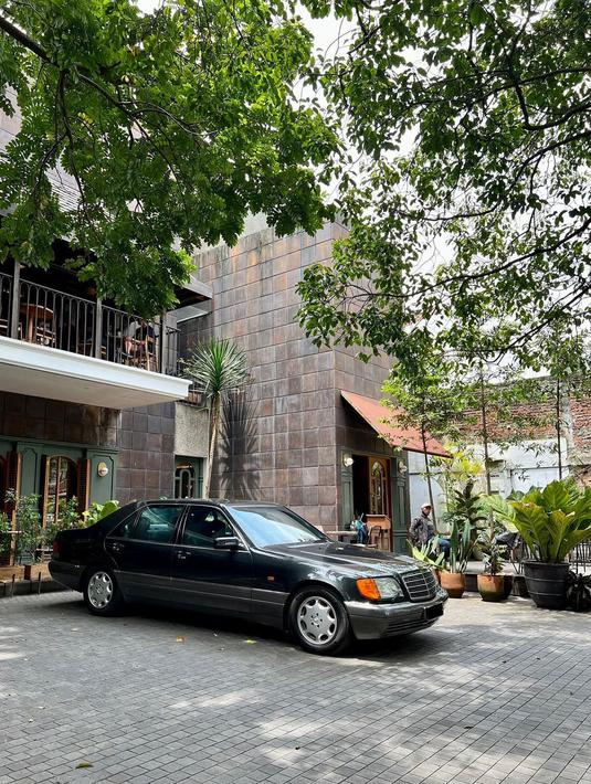Mercedes-Benz S320 (W140). (Source: Instagram/@ariefmuhammad)