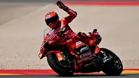 Pembalap Ducati Lenovo Team, Marc Marquez, berhasil meraih pole position setelah menorehkan waktu tercepat pada kualifikasi MotoGP Aragon di&nbsp;MotorLand Aragon, Alcaniz, Sabtu (7/6/2025) sore WIB. (AFP/JOSE JORDAN)
