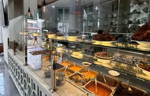 10 Rekomendasi Tempat Makan Keluarga di Kemang 2026, dari Resto Ramah Anak hingga Bernuansa Taman