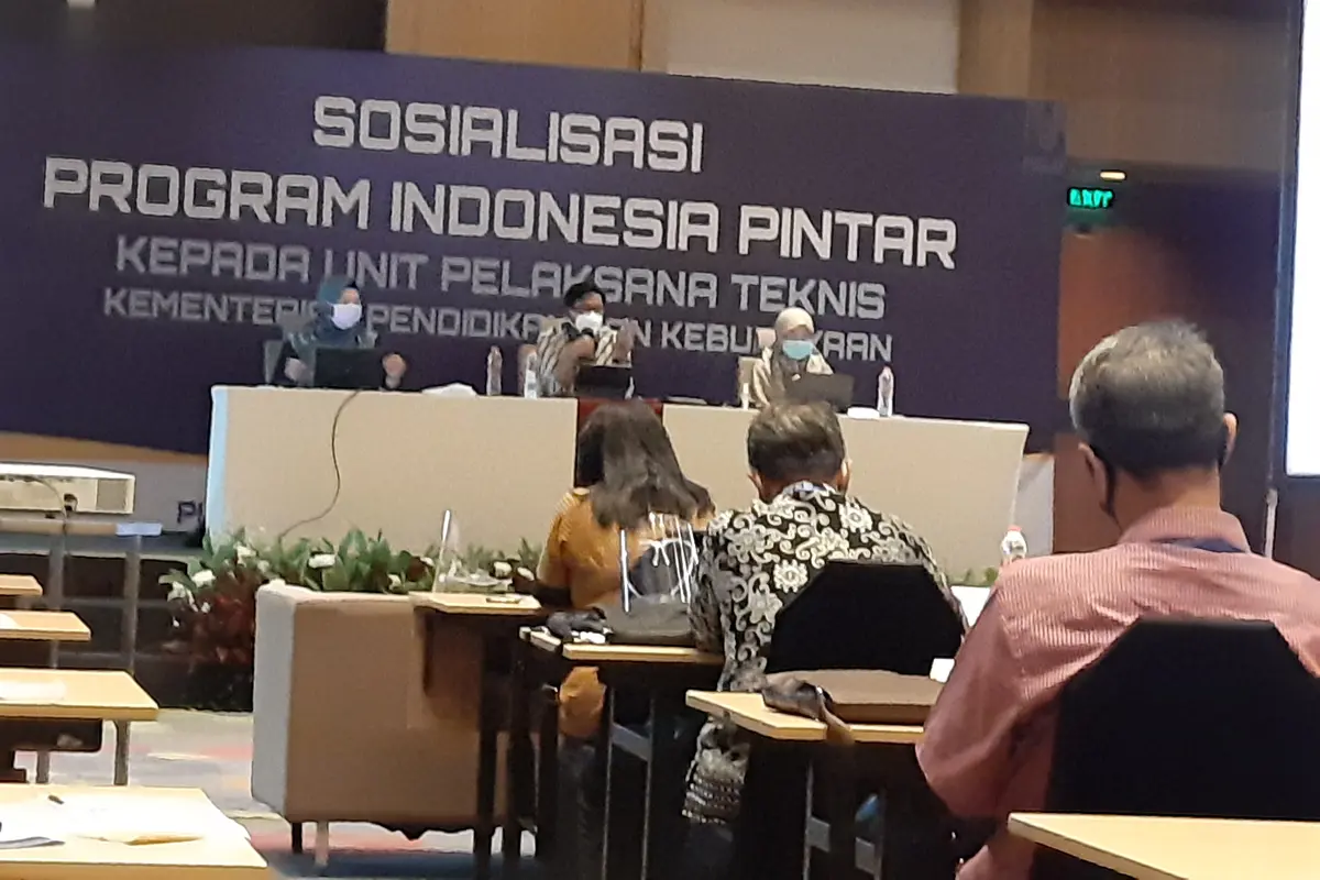 Kementerian Pendidikan dan Kebudayaan (Kemendikbud) berkomitmen untuk memperluas akses pendidikan kepada seluruh anak di Indonesia.