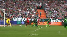 Berita video highlights Bundesliga, Werder Bremen vs Bayern Munchen, Sabtu (26/82017). This video presented by BallBall.