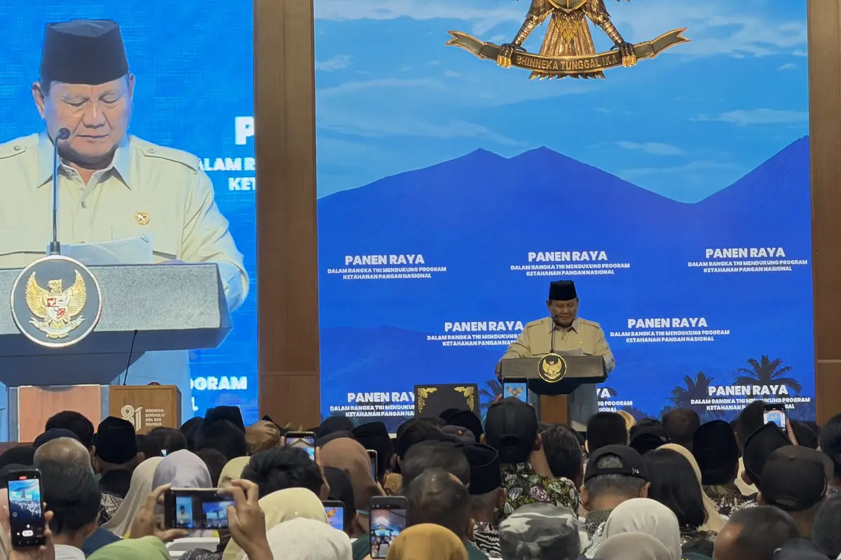 Presiden Prabowo Subianto saat memimpin Panen Raya TNI di Lanud Abdulrachman Saleh, Kabupaten Malang, Jawa Timur. (Istimewa)