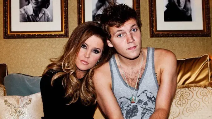 [Fimela] Benjamin Keough Putra Lisa Marie Presley Meninggal Dunia