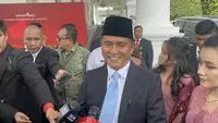 Calon Menteri Koordinator (Menko) Bidang Hukum, Hak Asasi Manusia (HAM), Imigrasi, dan Pemasyarakatan Kabinet Merah Putih periode 2024-2029 Yusril Ihza Mahendra tiba di Istana Negara, Jakarta Pusat untuk mengikuti pelantikan, Senin (21/10/2024).